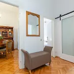 Apartment Regina Old Town 2br Terrace & Parking