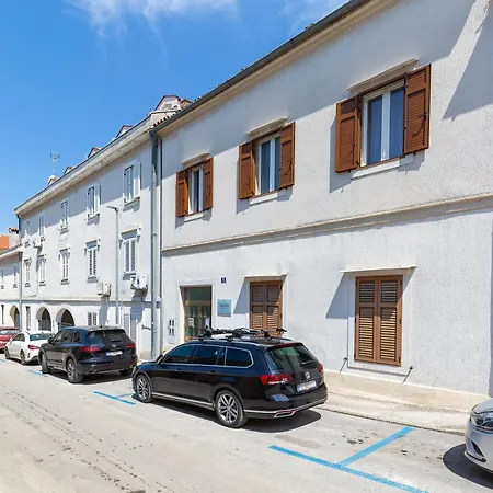 アパート Regina Old Town 2br Terrace & Parking