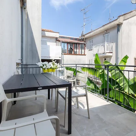 Daire Old Town With Terrace And Parking Poreč