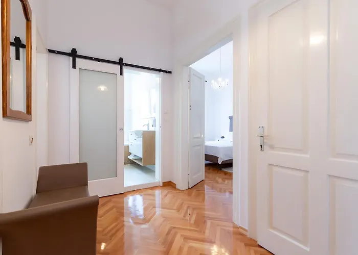 Lägenhet Regina Old Town 2br Terrace & Parking *