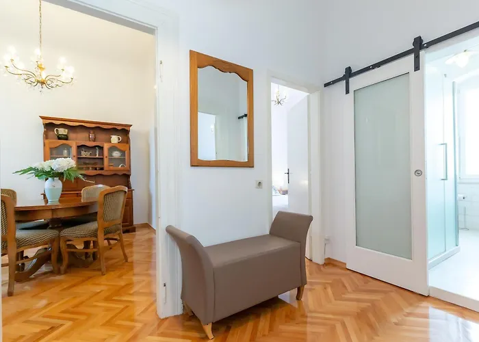 Apartman Regina Old Town 2br Terrace & Parking