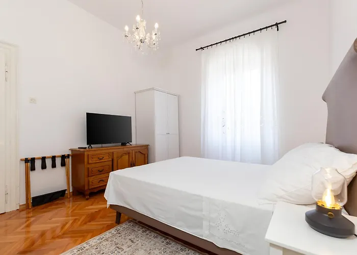 アパート Regina Old Town 2br Terrace & Parking *