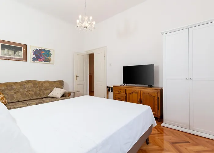 Regina Old Town 2br Terrace & Parking Apartman Poreč