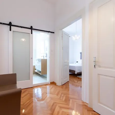 Apartamento Old Town With Terrace And Parking *